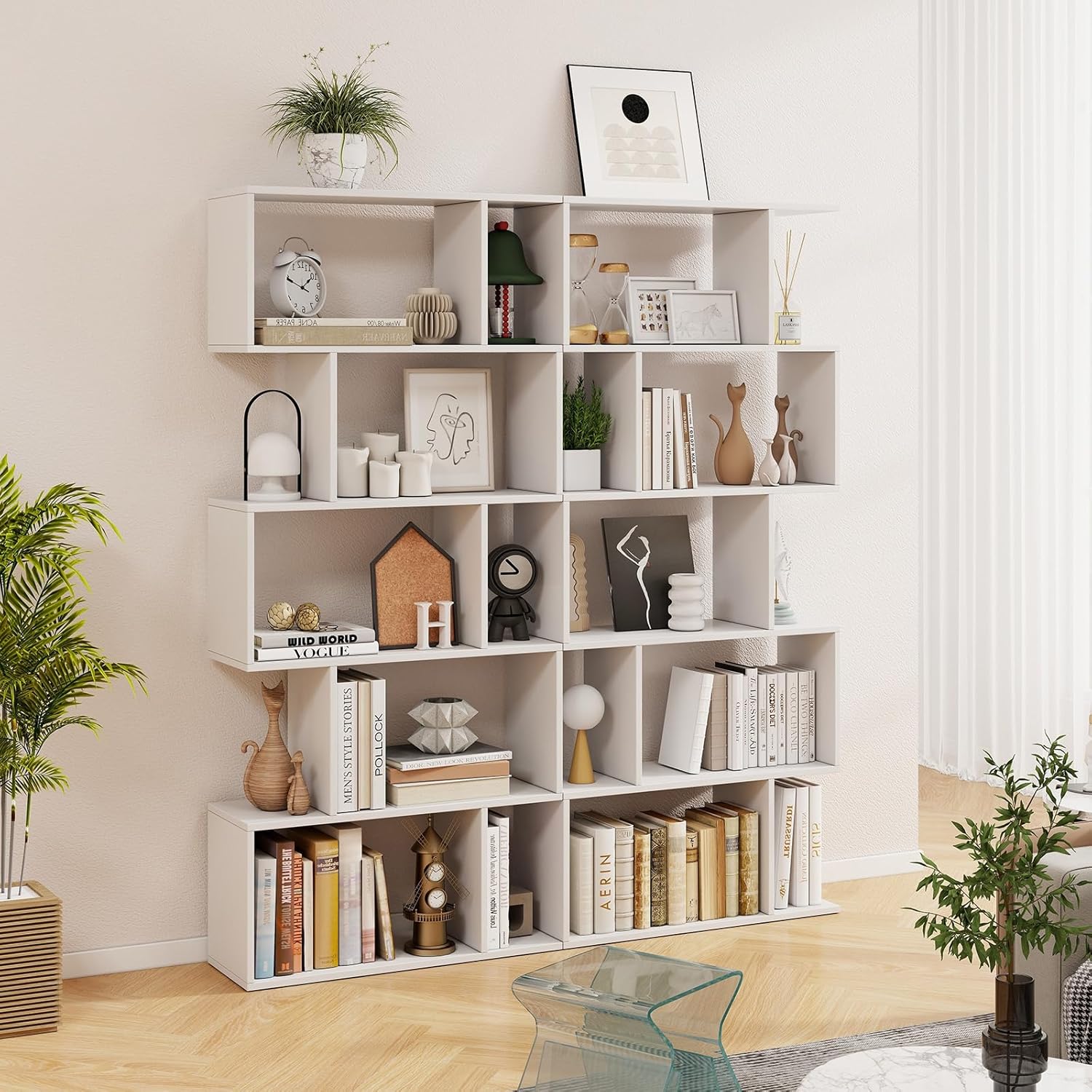 Freestanding SILKYDRY geometric bookcase design